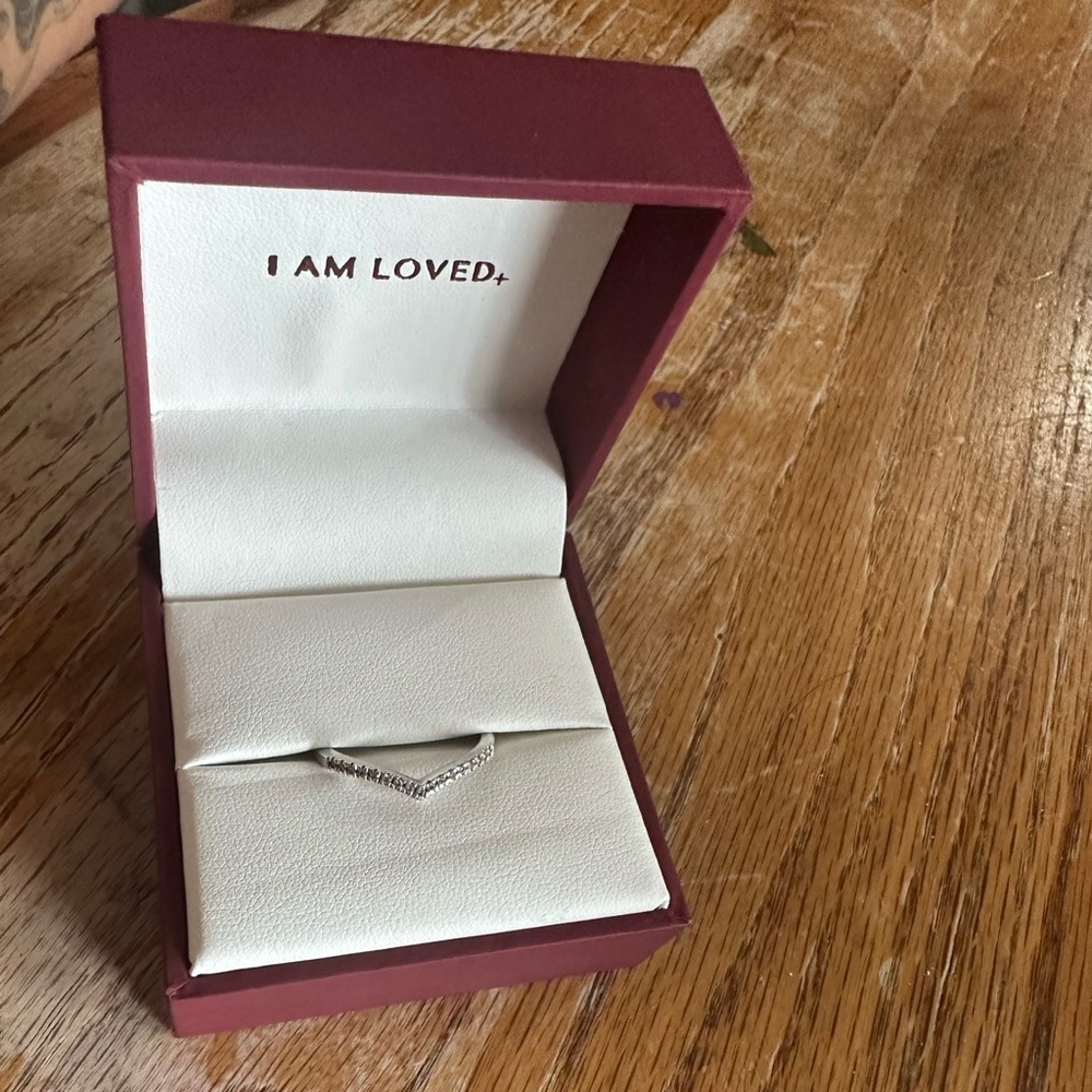 Size 9/9.5 diamond ring